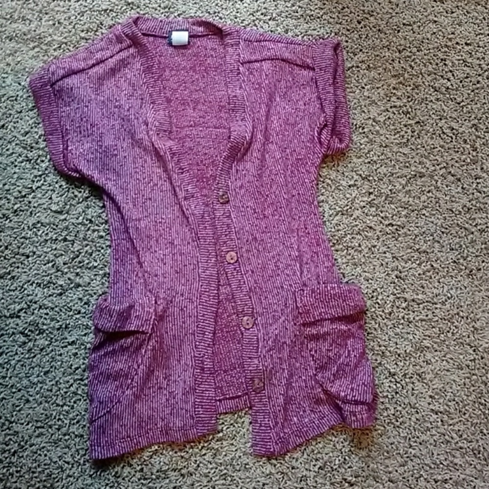 Short sleeve sweater with pockets